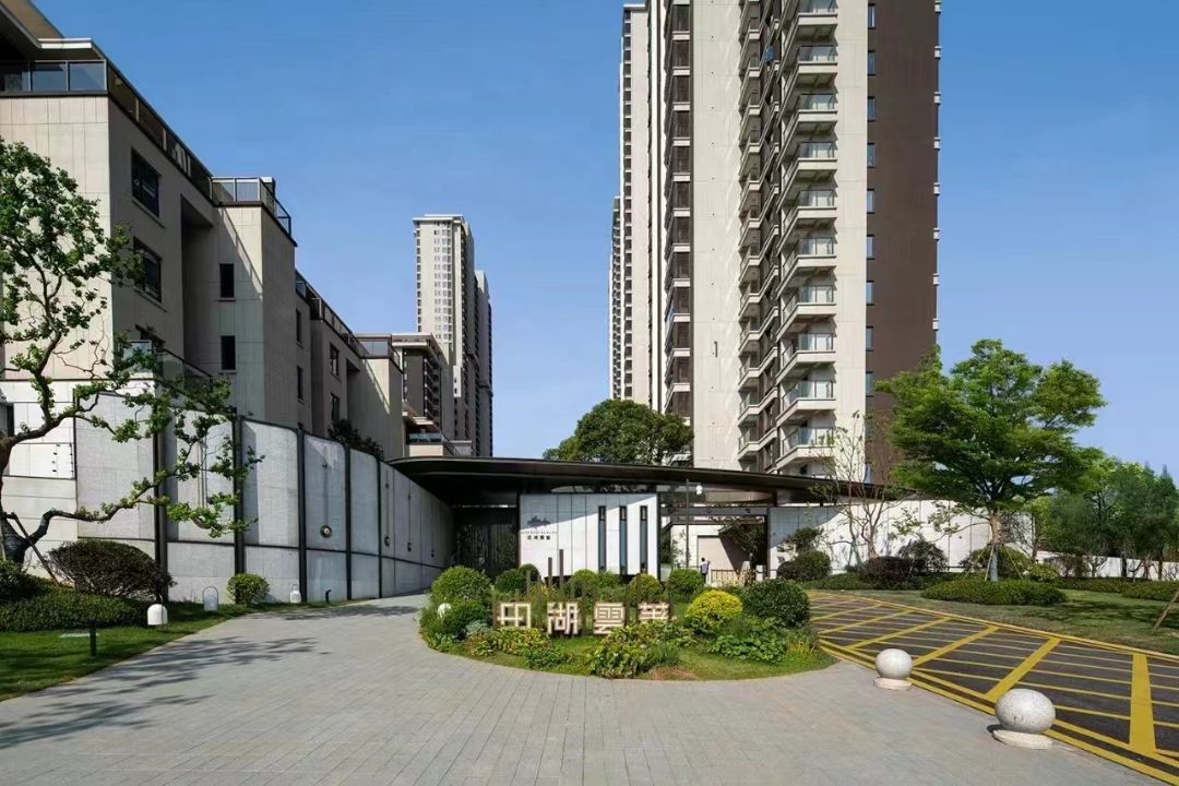 印湖云著实景图