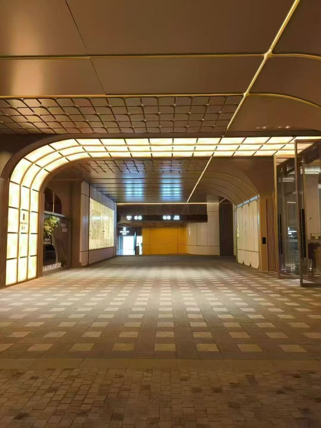 光谷地产.金地铂翠实景图